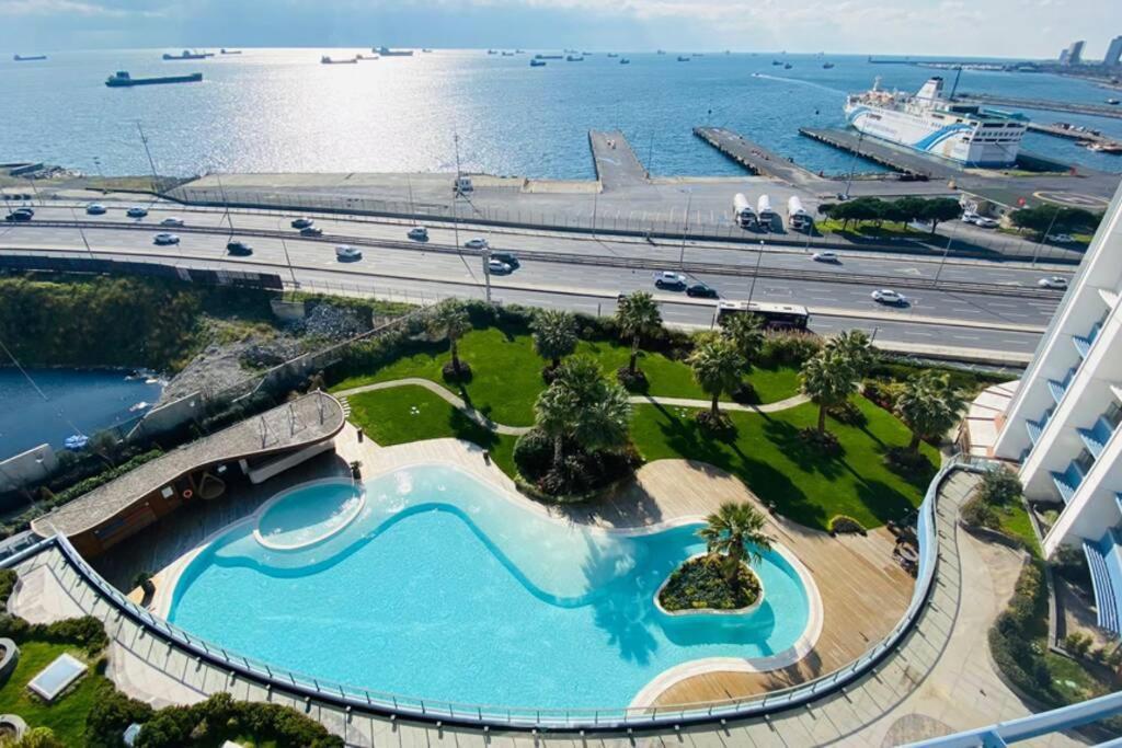 Luxury 2 Room Suite Apartment With Seaview In Center 이스탄불 외부 사진