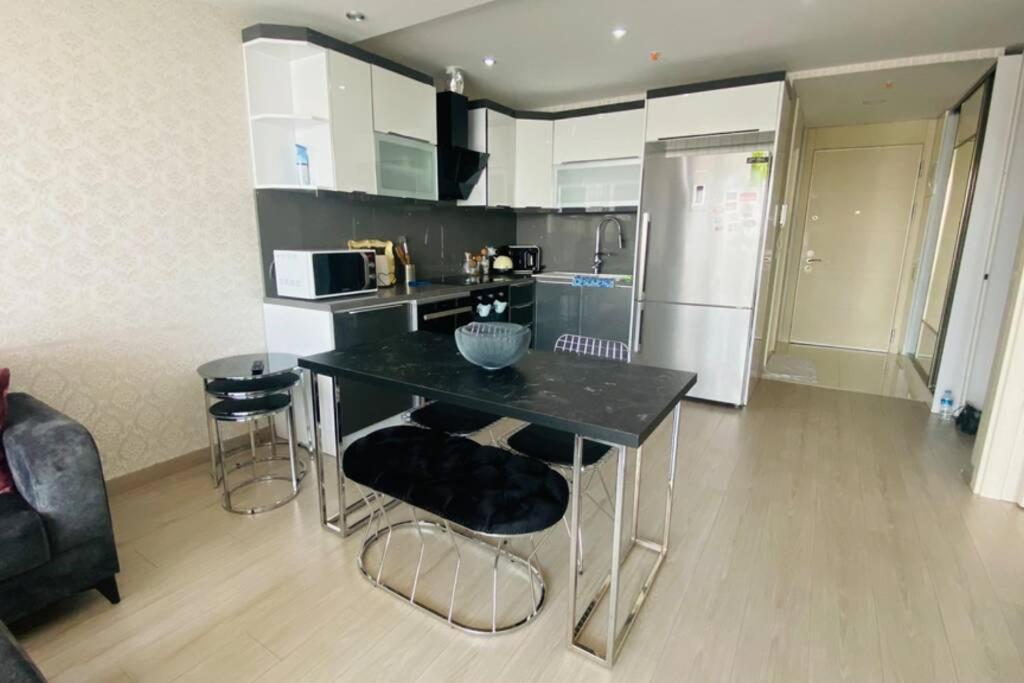 Luxury 2 Room Suite Apartment With Seaview In Center 이스탄불 외부 사진